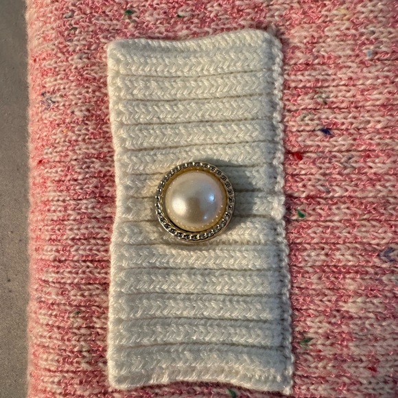 Women's Sweater - Picture 14 of 16